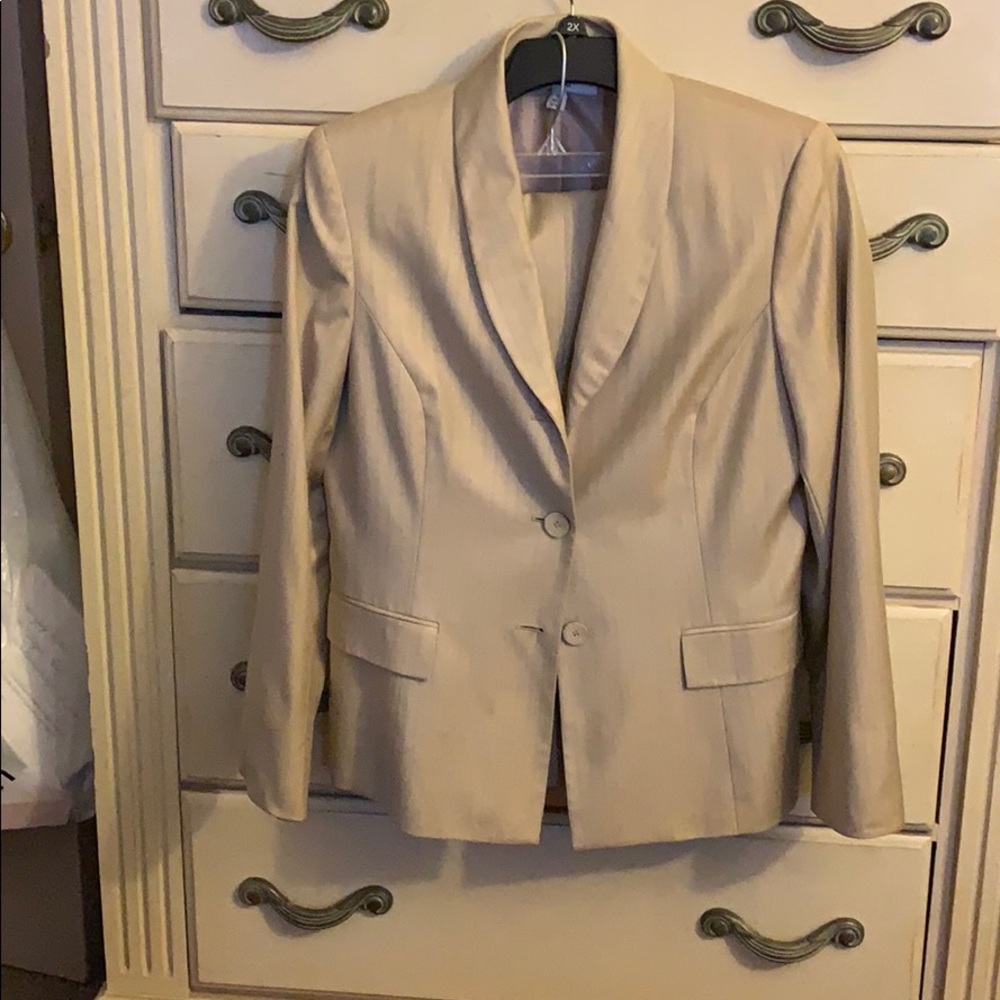 Ladies suit